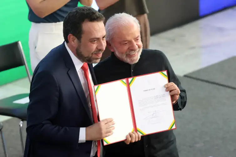 Brasília (DF), 29/10/2025 - Presidente da República, Luiz Inácio Lula da Silva, partcipa de cerimônia de posse do Secretário-Geral da Presidência da República, Guilherme Boulos, realizada no Palácio do Planalto. Foto: Valter Campanato/Agência Brasil